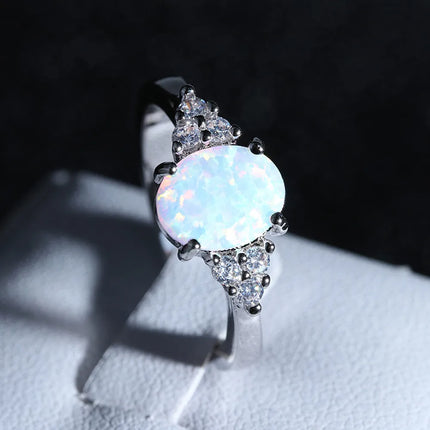 Cute Female White Opal Stone Ring Classic Silver Color Engagement Ring Luxury Crystal Oval Wedding Rings For Women Jewelry