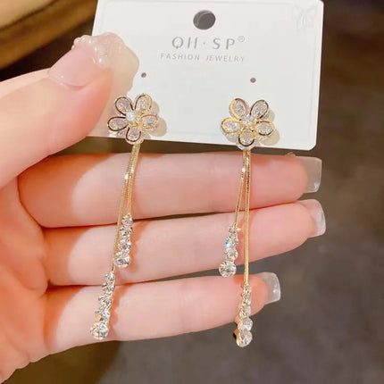 Elegant Floral Drop Earrings - Vintage Style Women's Jewelry