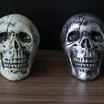 6Pcs Simulation Human Skull Head Ghost Garden Doors Hanging Courtyard Pendant Ornament for Home Bar Halloween Party Decorations