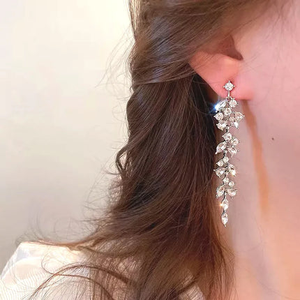 Shiny Crystal Zircon Long Stud Earrings for Women Geometric Hanging Drop Tassel Earring Fashion Party Vintage Pendant Jewelry