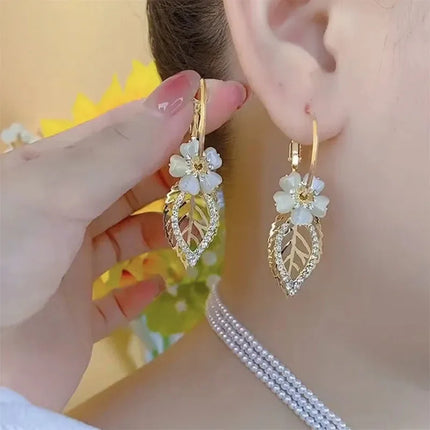 Sparkling Crystal Daisy Drop Earrings For Women Temperament Shiny Zircon Opal Flower Leaves Dangle Earring Party Wedding Jewelry