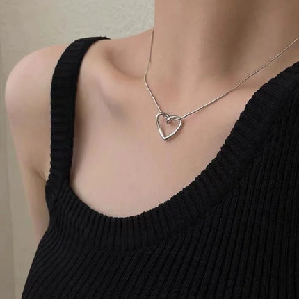 New Design Hollow Flower Stars Necklaces for Women Cute Niche Heart Pendant Clavicle Chain Korean Fashion Aesthetic Jewelry