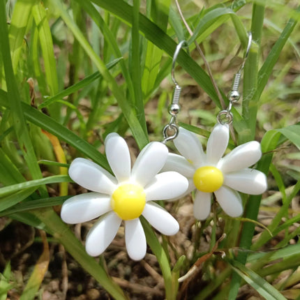 Big Resin White Daisy Dangle Earring for Women New Simple  Bellis Perennis Sunflower Daily Ear Jewelry Wholesale Christmas Gift