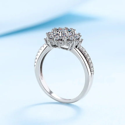 Fashion Design Diamond Ring Women Platinum pt950 One Carat Moissanite Ring