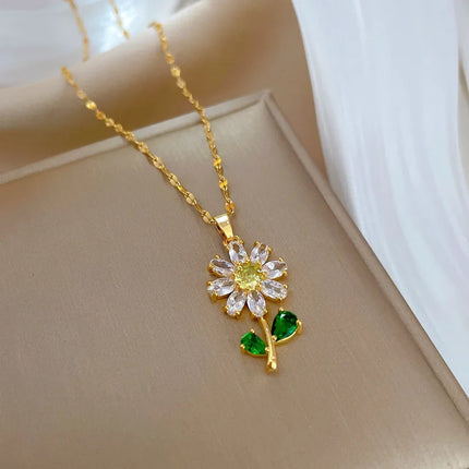 Classic Romantic White Flower Necklace Fashionable and Beautiful Small Chrysanthemum Versatile Clavicle Chain Gift