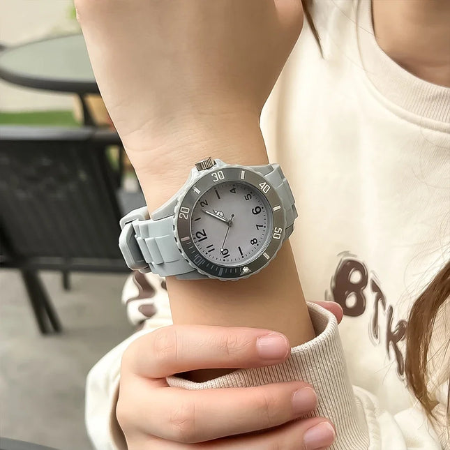 Fashion Casual Watches Silicone Lady Quartz Watch Student Female Classic Vintage Clock Electronic Student Couple WristWatches