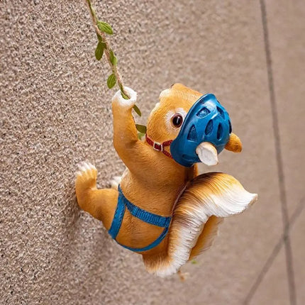 Creative Cartoon Cute Squirrel Climbing Outdoor Garden Courtyard Balcony Kindergarten Pot Plant Pipe Landscape Resin Decorations