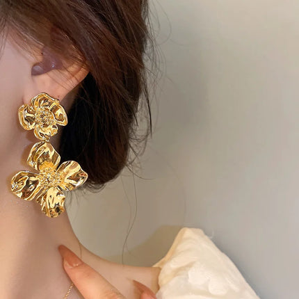 Korean Fashion New In Trend Earrings For Women Flower Elegant Temperament Vintage Personality Alloy Electroplate Golden Jewelry