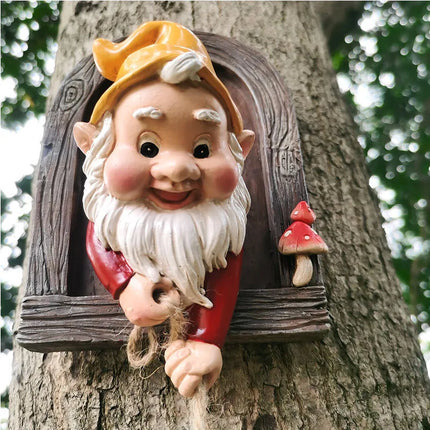 7cm and 12cm Dwarf Tree Climbing Little Man Outdoor Decoration Statue in stock