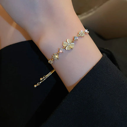 Fashion Delicate Four leaf Grass Gold Color Bracelets For Women New Korean Adjustable Bracelets Wedding Jewelry Party Gifts