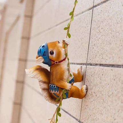 Creative Cartoon Cute Squirrel Climbing Outdoor Garden Courtyard Balcony Kindergarten Pot Plant Pipe Landscape Resin Decorations