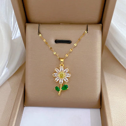 Classic Romantic White Flower Necklace Fashionable and Beautiful Small Chrysanthemum Versatile Clavicle Chain Gift